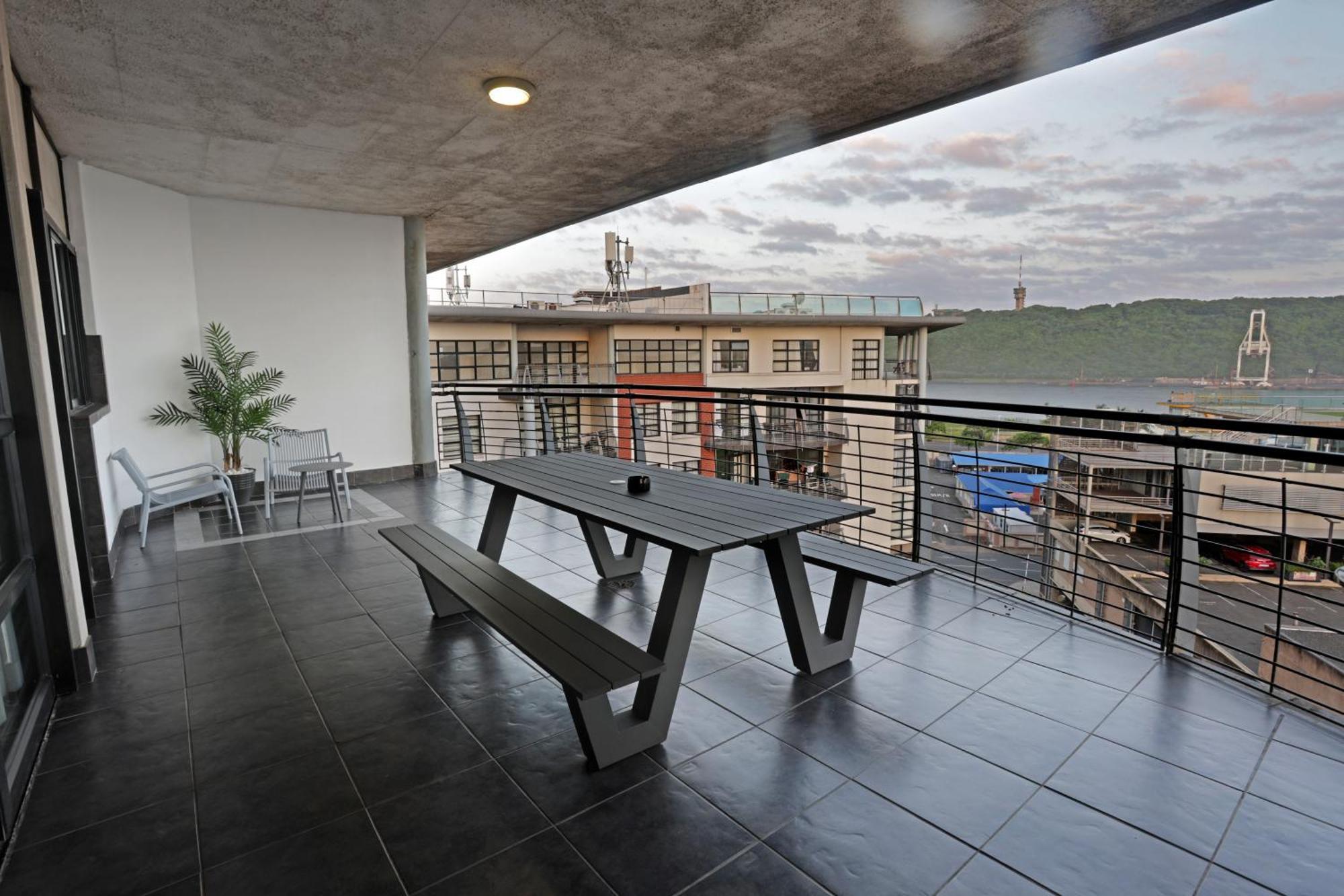 Stay At The Point - Peaceful Plentiful Penthouse Дърбан Екстериор снимка